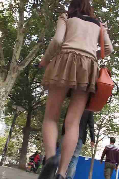 [大忽悠买丝袜街拍视频]ID0583 2013.1.27【强袭忽悠