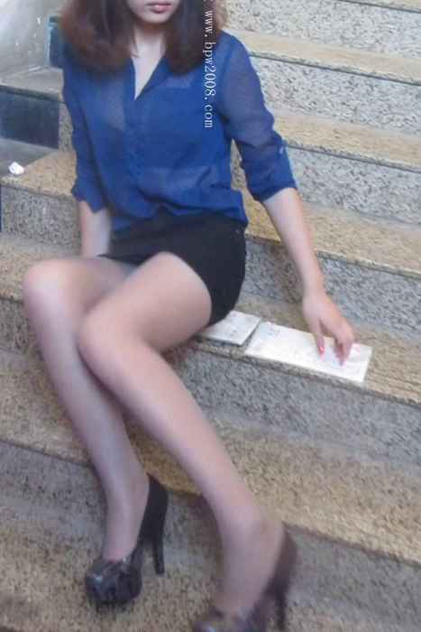 [大忽悠买丝袜街拍视频]ID1406 2014.2.12【街拍丝袜