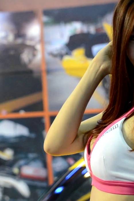 [各类性感视频]ID0411 韩国车展 气质超短裙美女模