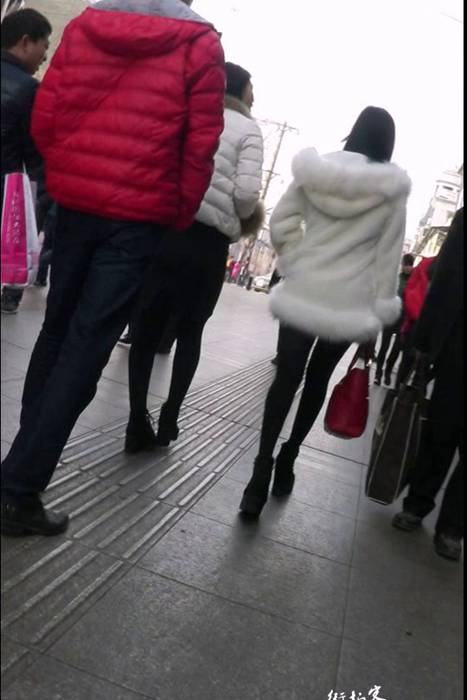 [街拍客视频]jx0197 街拍热裤黑丝黑高白色外套美