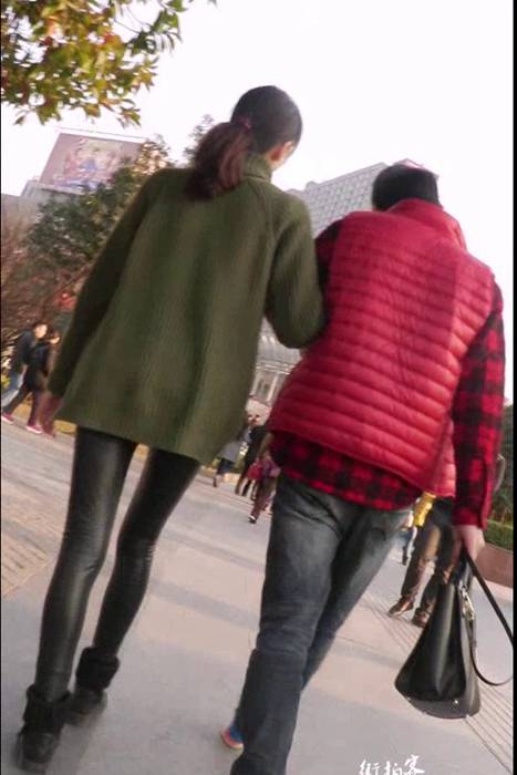 [街拍客视频]jx0439 有这样的气质大长腿女友真幸