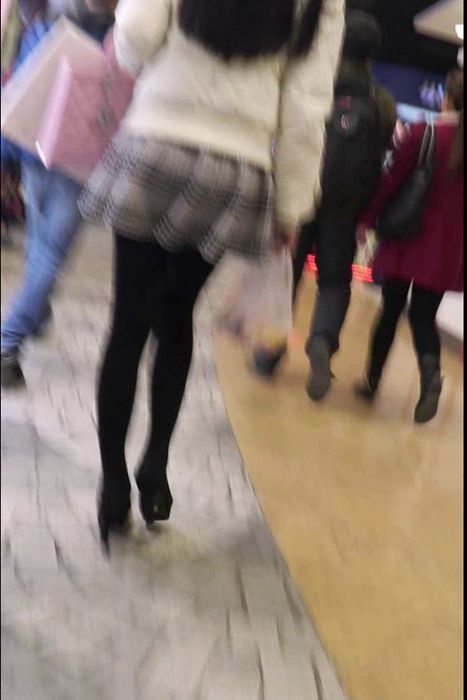 [街拍客视频]jx0734 厚黑丝裤袜高跟少妇肯德基买