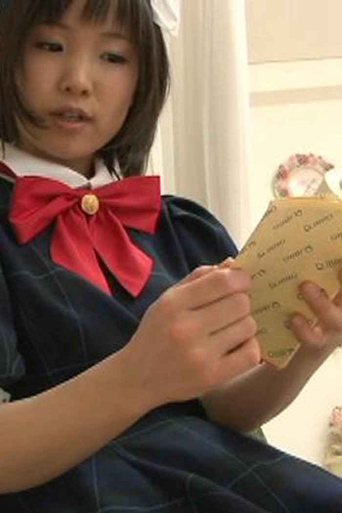 女生年龄虽小但发育丰满乳房丰满[lovepop写真视频
