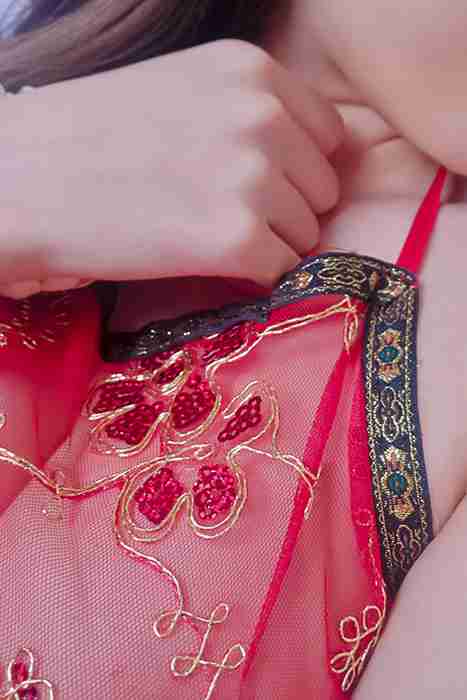 [软趴趴在床单上写真]ID0017 离春节越来越近 [26