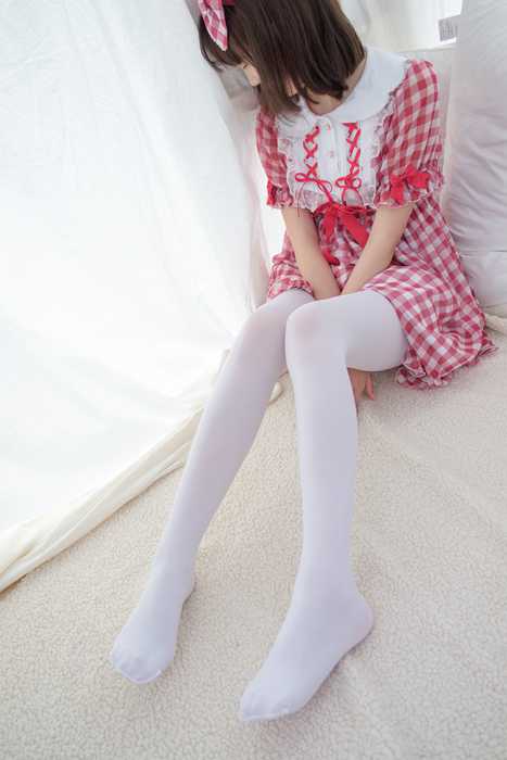 [森萝财团美腿丝袜写真]ID0011 萝莉丝足写真 [R1