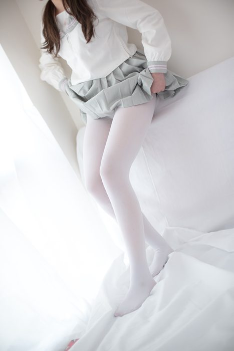 [森萝财团美腿丝袜写真]ID0046 萝莉丝足写真 [R1