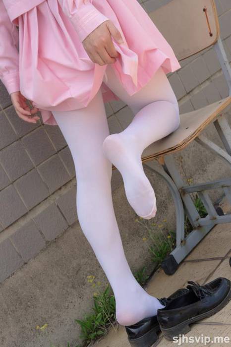 [森萝财团美腿丝袜写真]ID0076 萝莉丝足写真 [X-