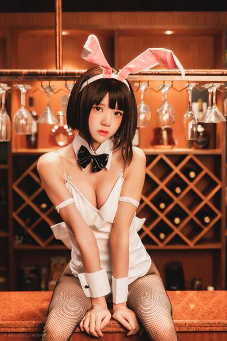 [性感妹子桜桃喵写真]ID0073.兔女郎(桜桃喵 )--性感提示：骚货曼妙热辣挑逗制服肉丝张开腿高挑时尚狐媚成熟多姿乳香袭人甜蜜温柔高清大图高叉大胆露出风骚丰盈高叉露臀妩媚性感乳罩无底