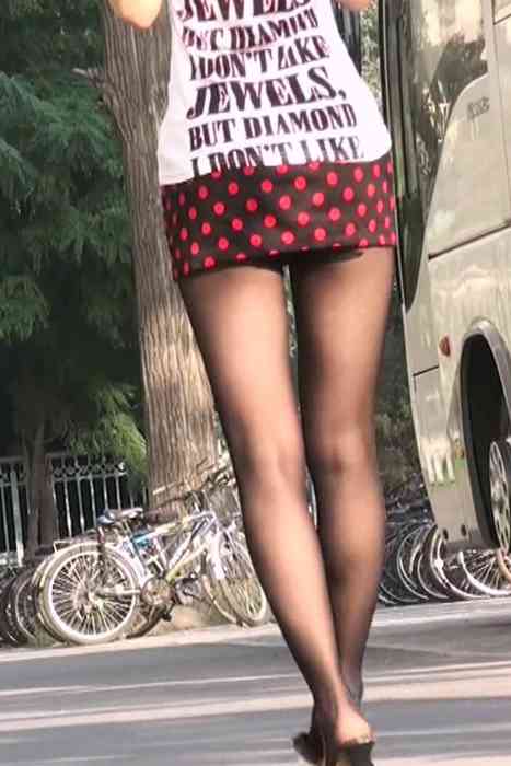 [学院私拍高清视频]ID0157 短裙 (1)风韵的黑丝高跟