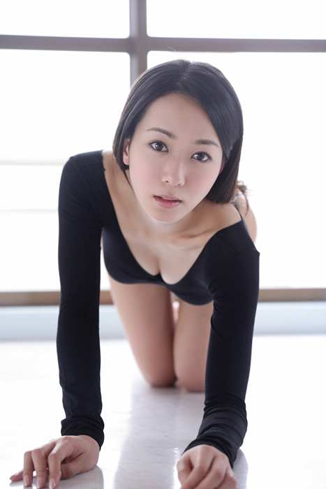 丰乳少妇的长袖紧身体操诱惑[YS-Web]Vol.578 Yuko S